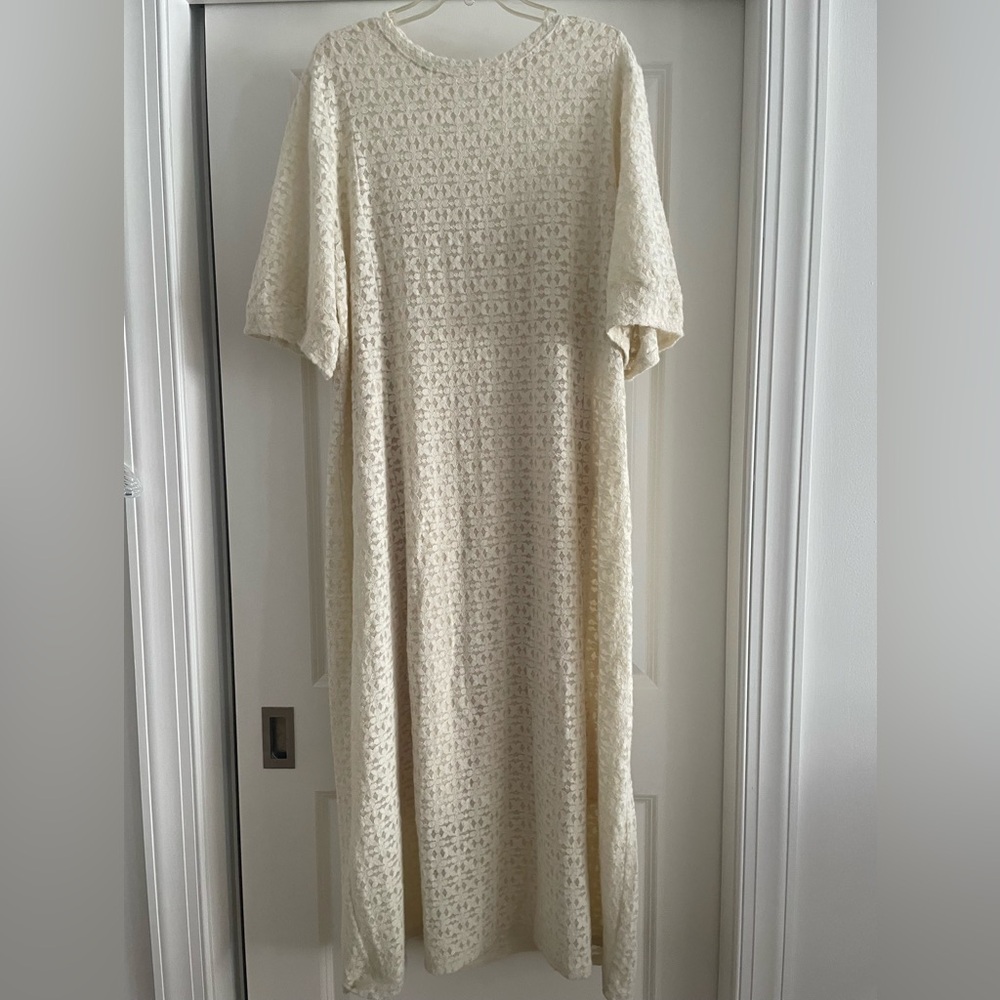 Nordstrom Cream Sheath Dress Short Sleeve Crew Neck